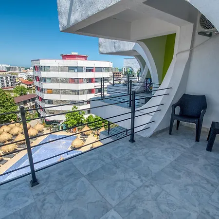 Zigzag Apartment